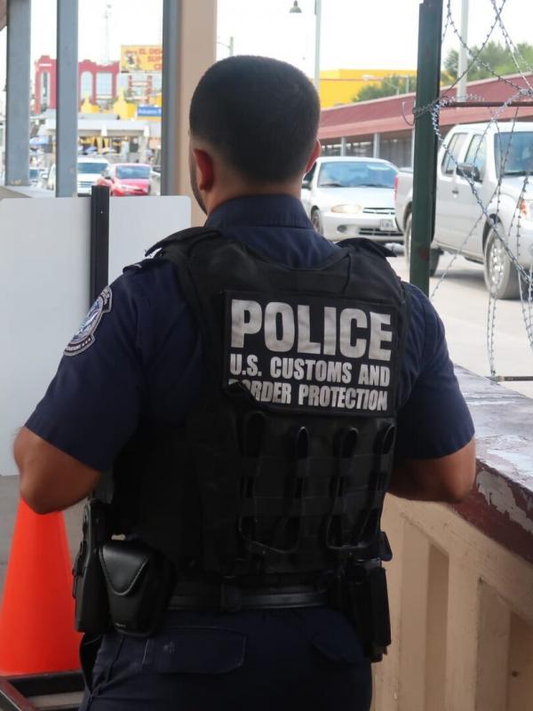 Douanes sous haute surveillance USA : les ponts du Rio Grande
