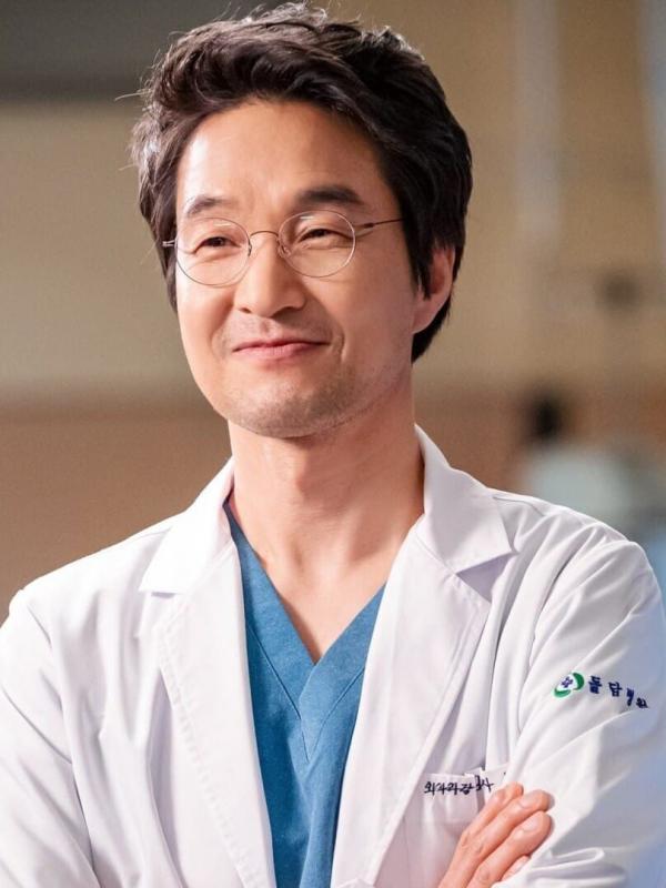 Romantic Doctor, Teacher Kim S1 E19