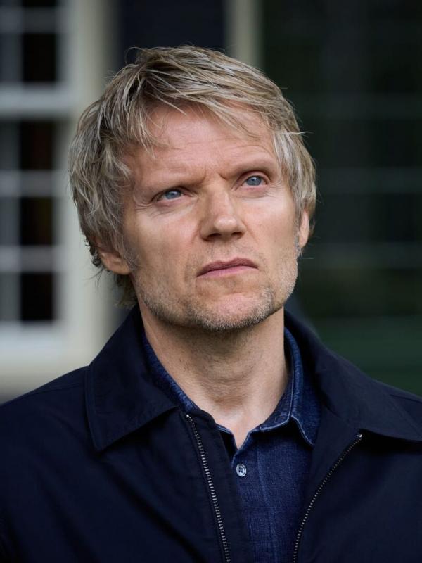 Les enquêtes du commissaire Van der Valk S2 E2