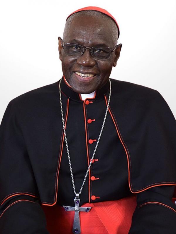 Face au Cardinal Robert Sarah
