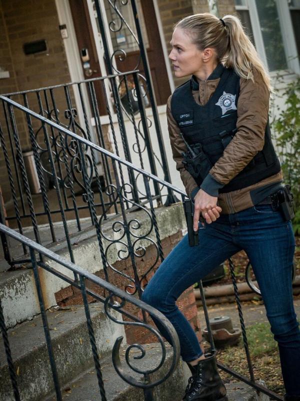 Chicago Police Department S8 E2