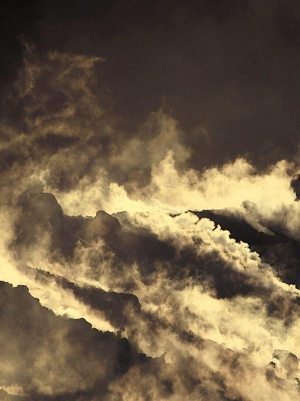 Des volcans et des hommes