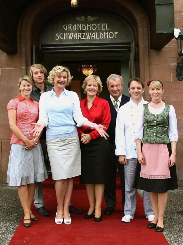 Der Schwarzwaldhof S1 E1