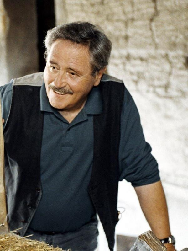 Louis la Brocante S7 E1