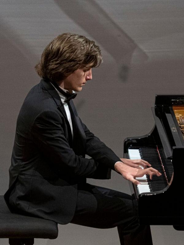 Yoav Levanon : Clara Schumann, Robert Schumann, Rachmaninov