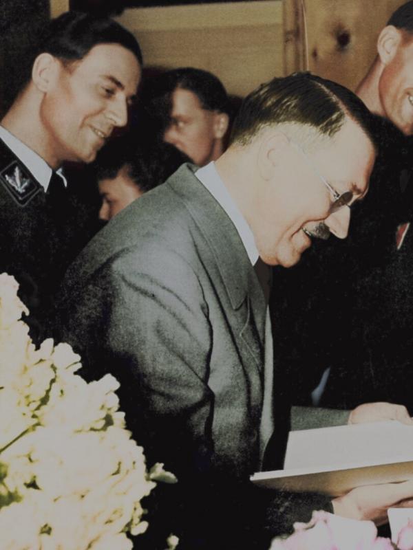 Apocalypse, le crépuscule d'Hitler