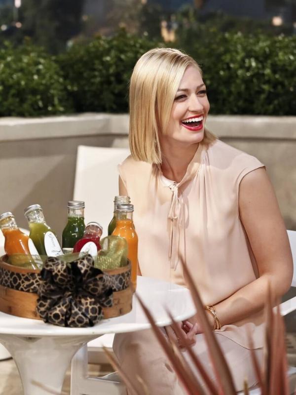 2 Broke Girls S5 E14