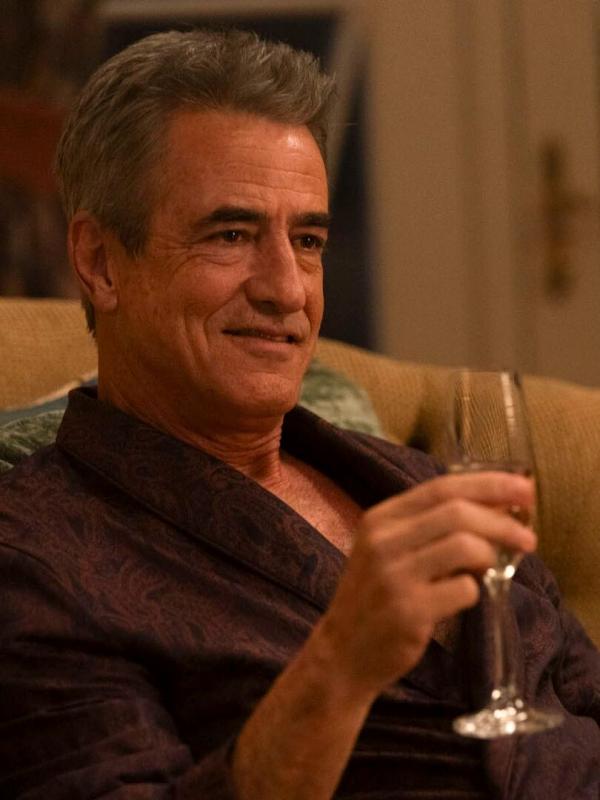 The Hunting Wives S1 E8