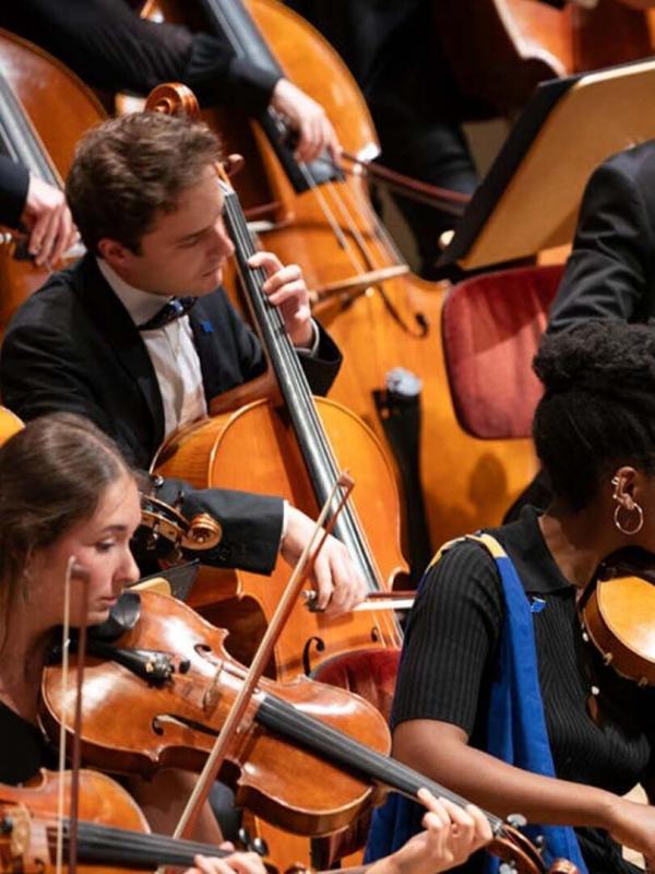 Young Euro Classic : Vasily Petrenko, Pablo Ferrández - Chostakovitch, Dvořák