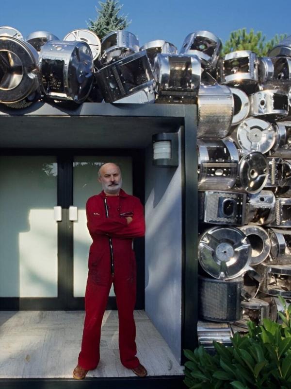 Une maison, un(e) artiste