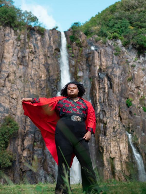 Va, vis, vogue : Un souffle de voguing à La Réunion