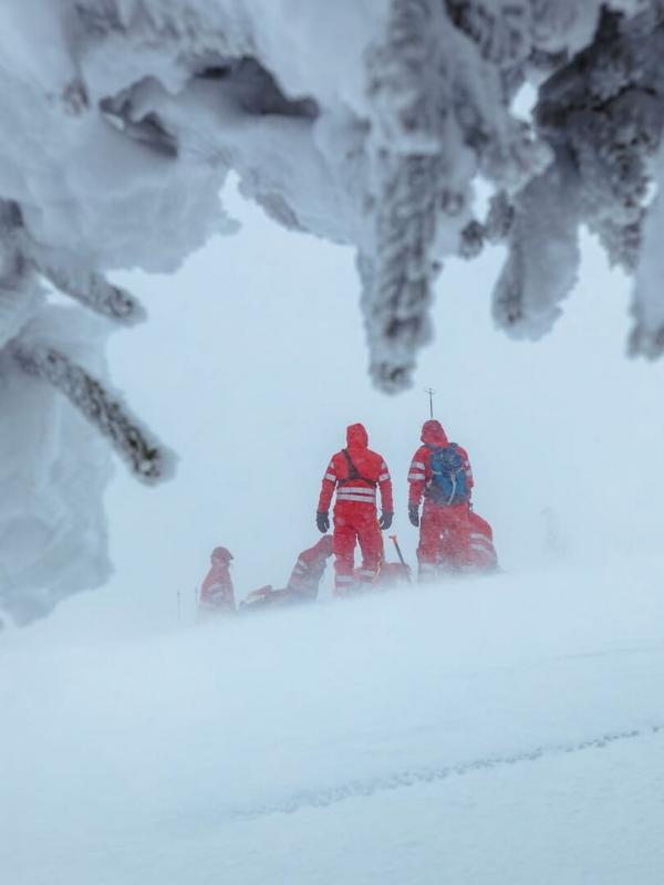 Les pisteurs : Secours en montagne