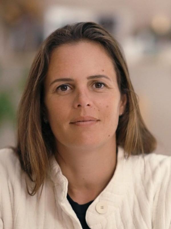 Laure ! Laure ! Laure !