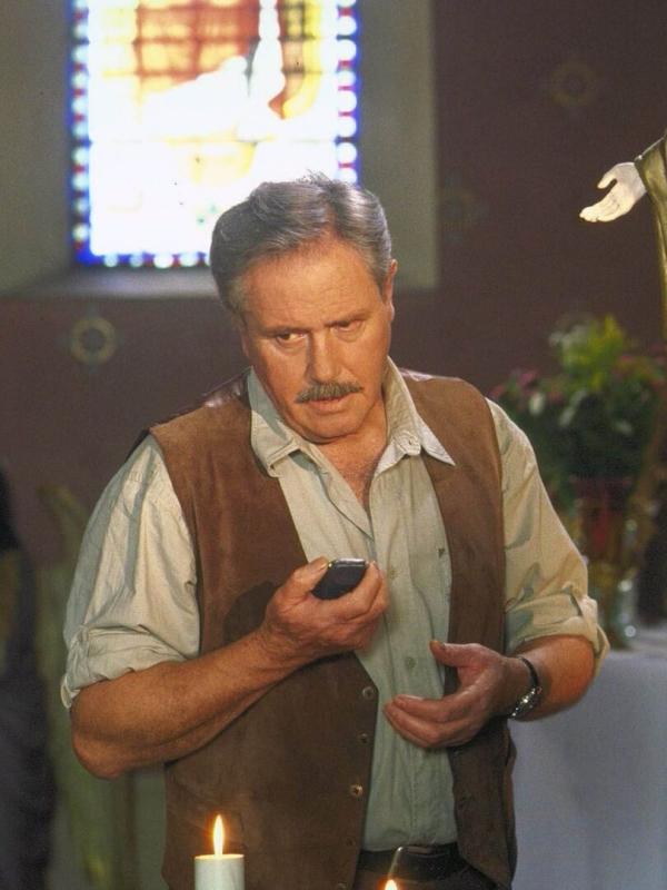 Louis la Brocante S3 E1