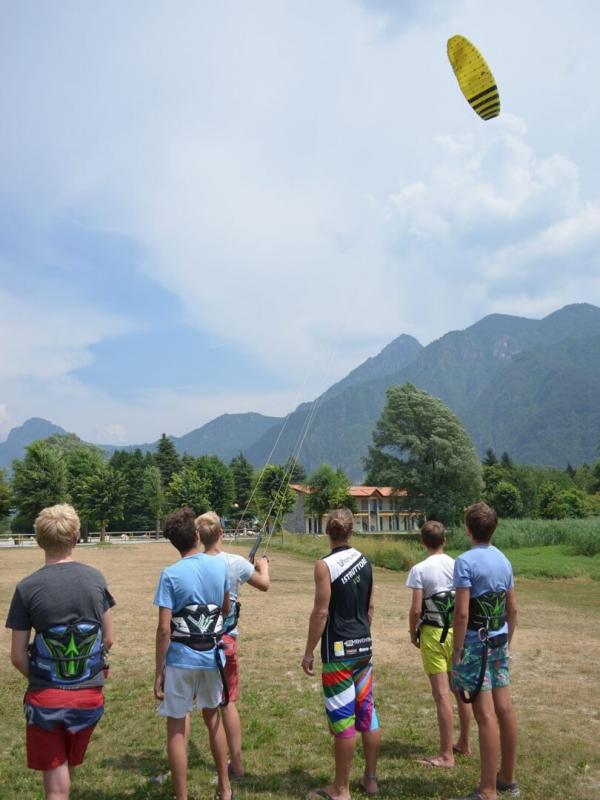 Die Jungs-WG: Sommer. Sonne. Elternfrei.