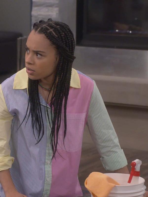 Lay Lay dans la place S2 E7