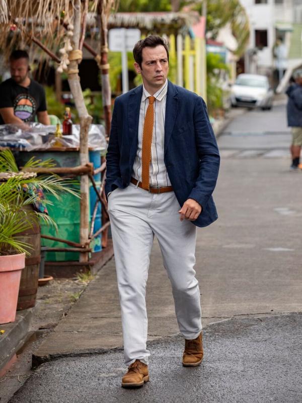 Meurtres au paradis S12 E1