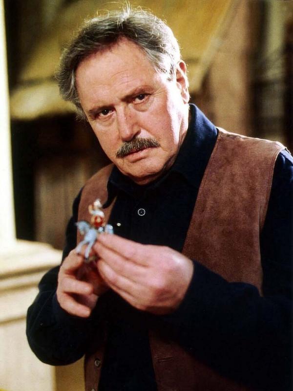 Louis la Brocante S4 E1