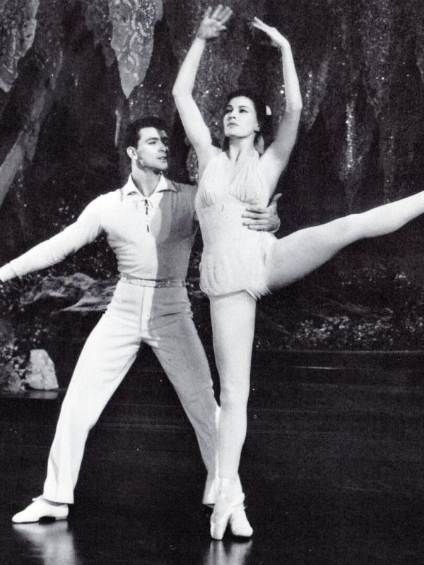 Cyd Charisse, sur les ailes de la danse