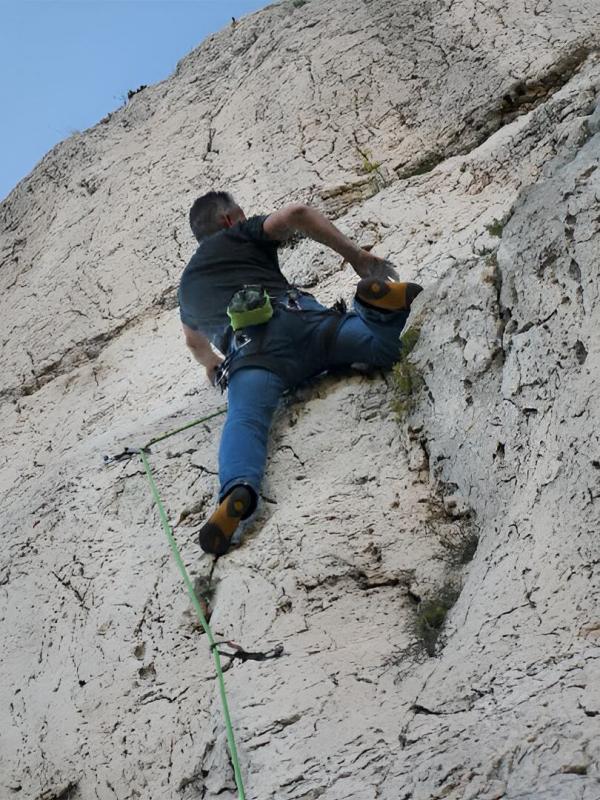 Super Crack : Sur les pas de Patrick Edlinger