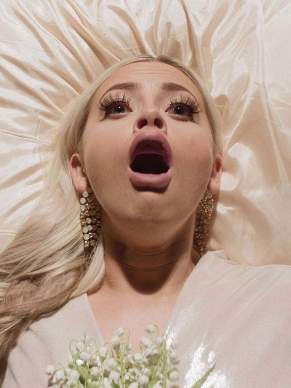 Requiem for Selina S1 E6