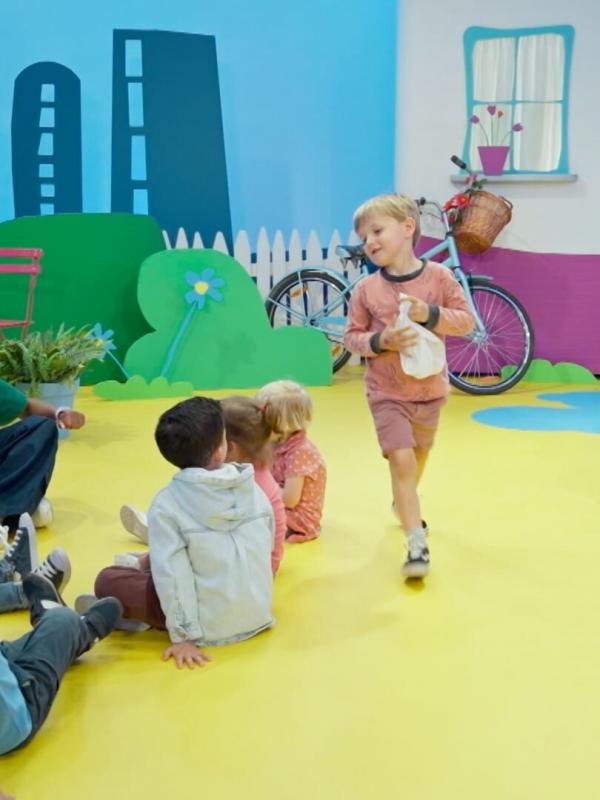 Sarah speelt