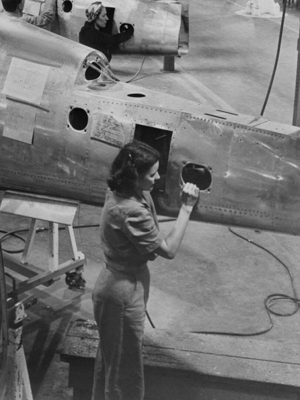 War Factories : fabriquer la guerre