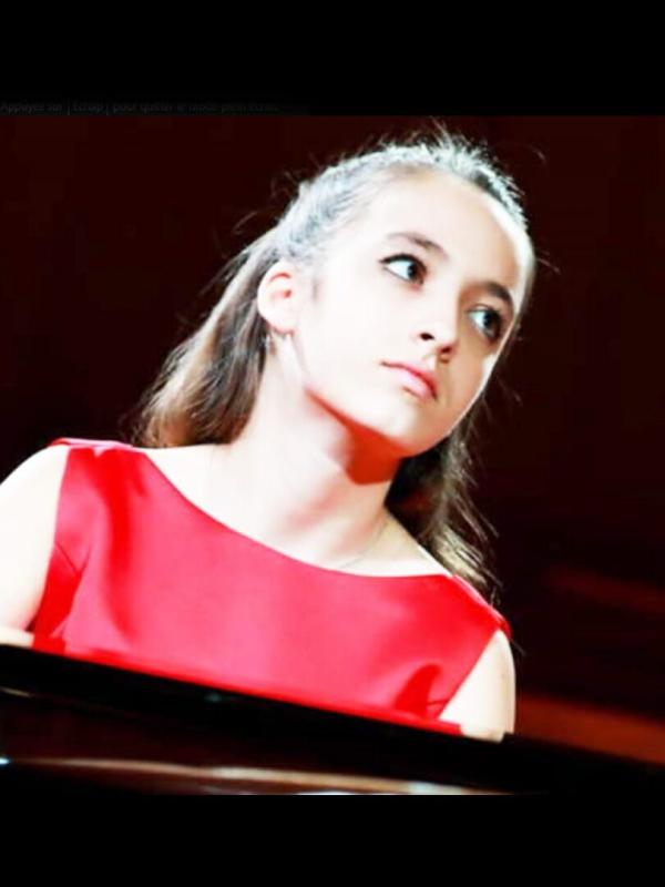 Stella Almondo : Schumann, Chopin, Rachmaninov, Scriabine