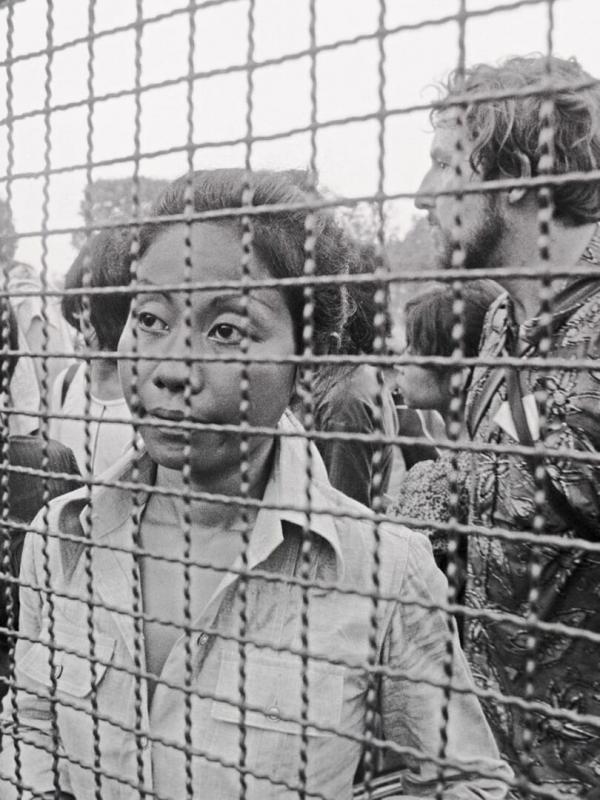 Sous la menace des Khmers rouges, la chute de l'ambassade de France