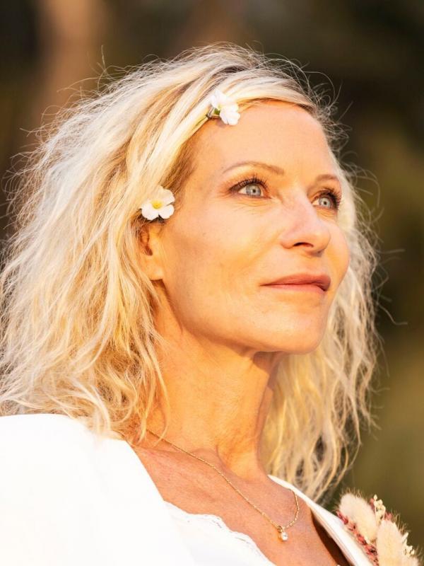 Camping Paradis S15 E1