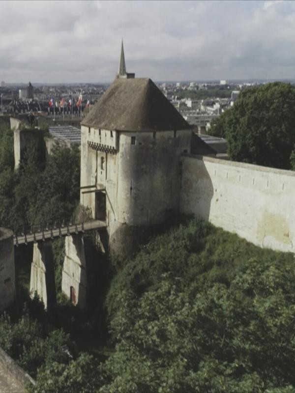 Château de Caen : une mégastructure fortifiée