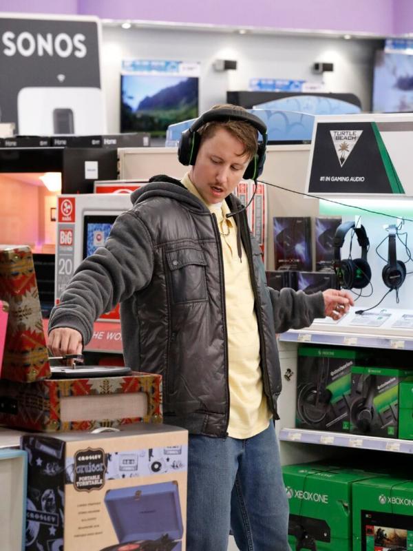 Superstore S3 E10