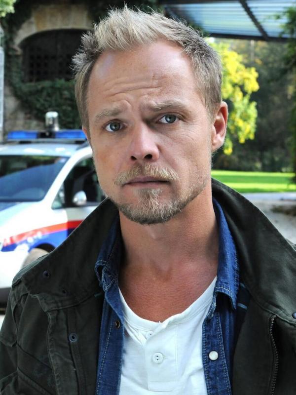 Meurtres en eaux troubles S1 E6