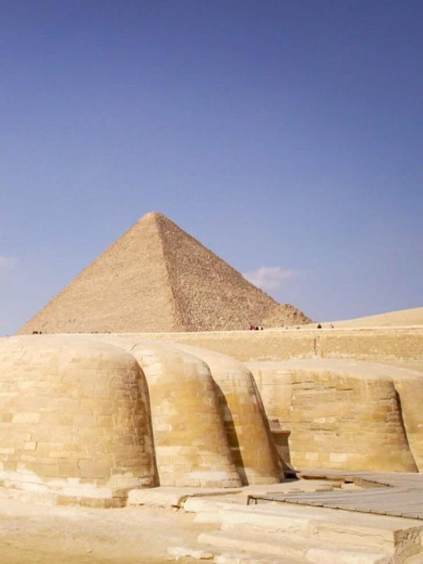 Pyramides : les mystères révélés
