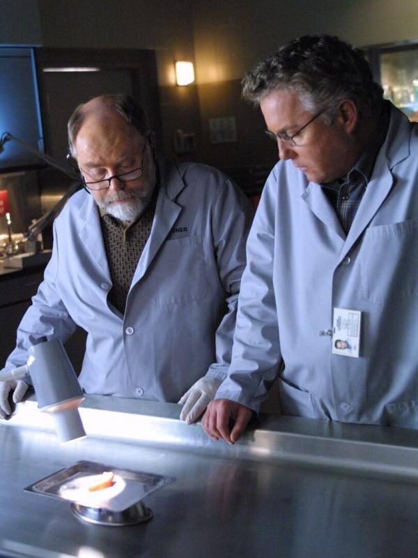 Les Experts S2 E14