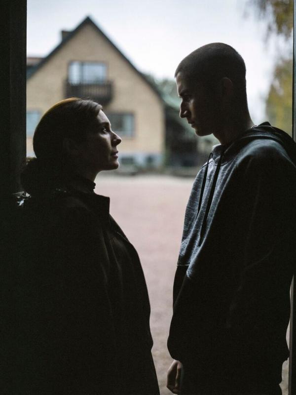 The Dark Heart S1 E2