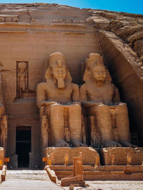 Pyramides : les mystères révélés