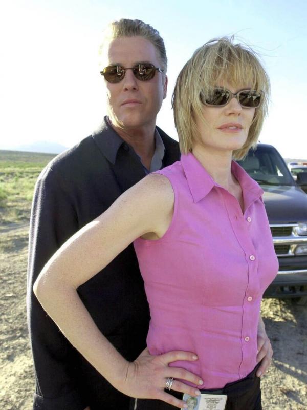 Les experts S2 E4