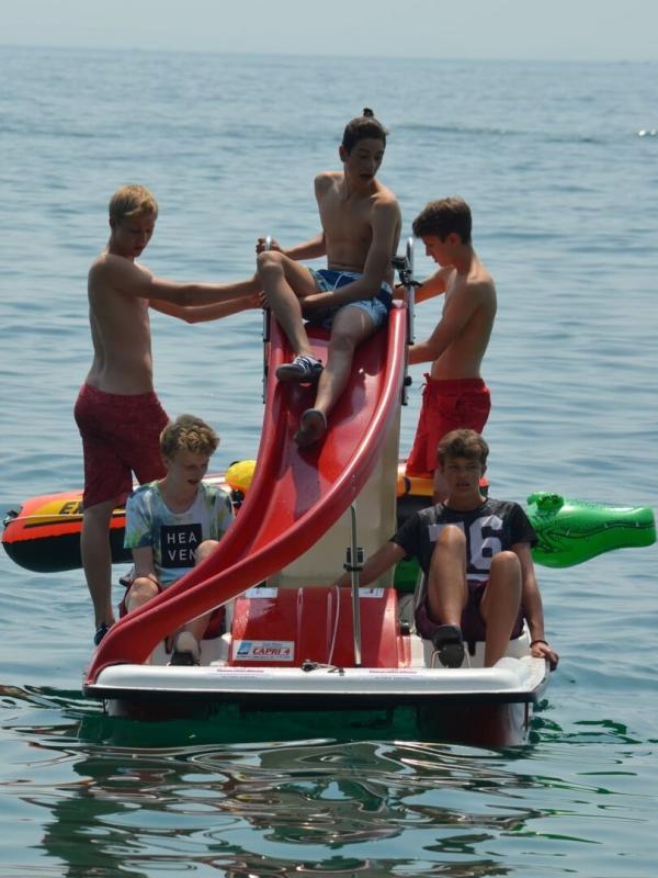 Die Jungs-WG: Sommer. Sonne. Elternfrei.