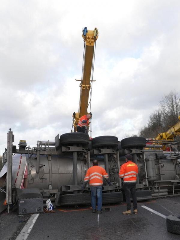 100 jours avec les dépanneurs de l'autoroute