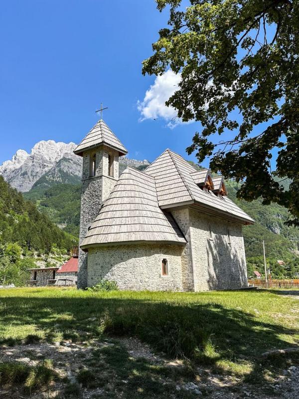 Albanien - Von der Küste ins Gebirge