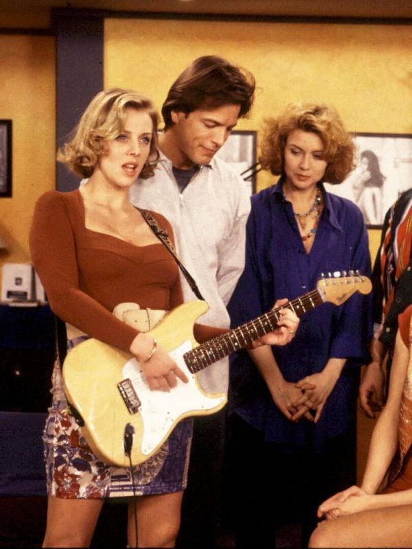 Les Filles d'à côté S1 E33