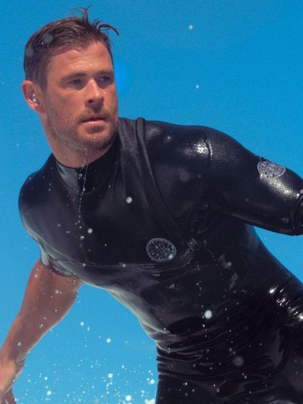 Chris Hemsworth à la rencontre des requins