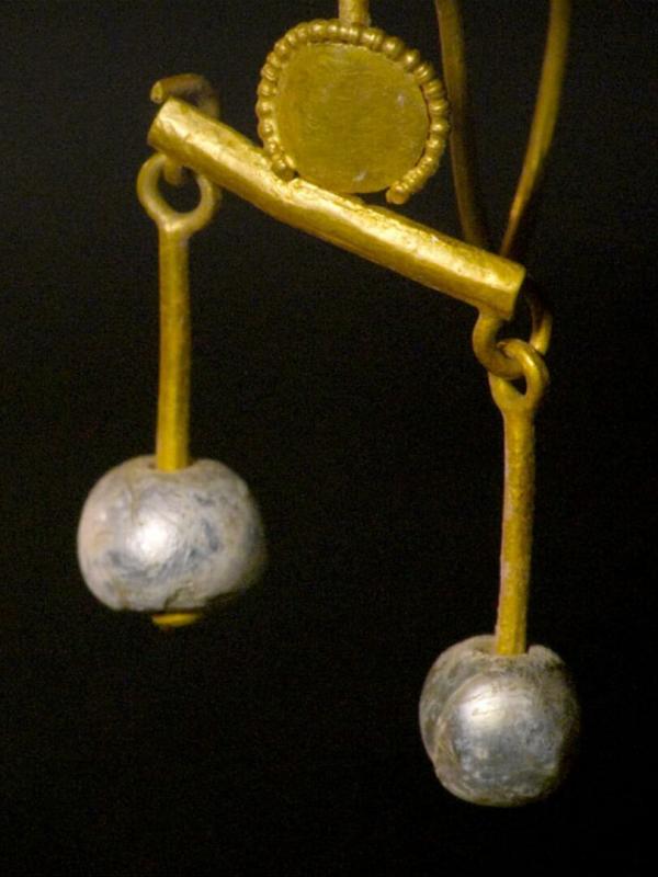 Pompéi, les secrets de la femme aux bijoux