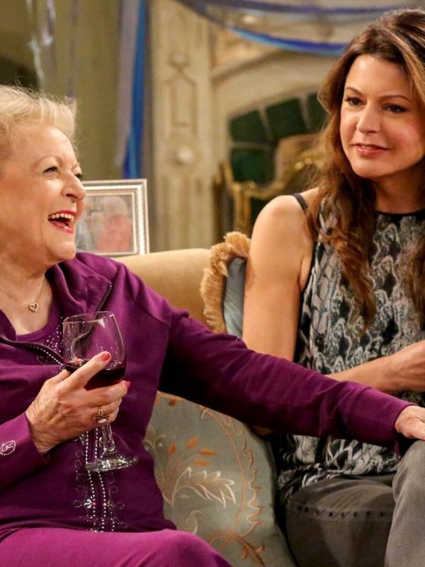 Hot in Cleveland S4 E17
