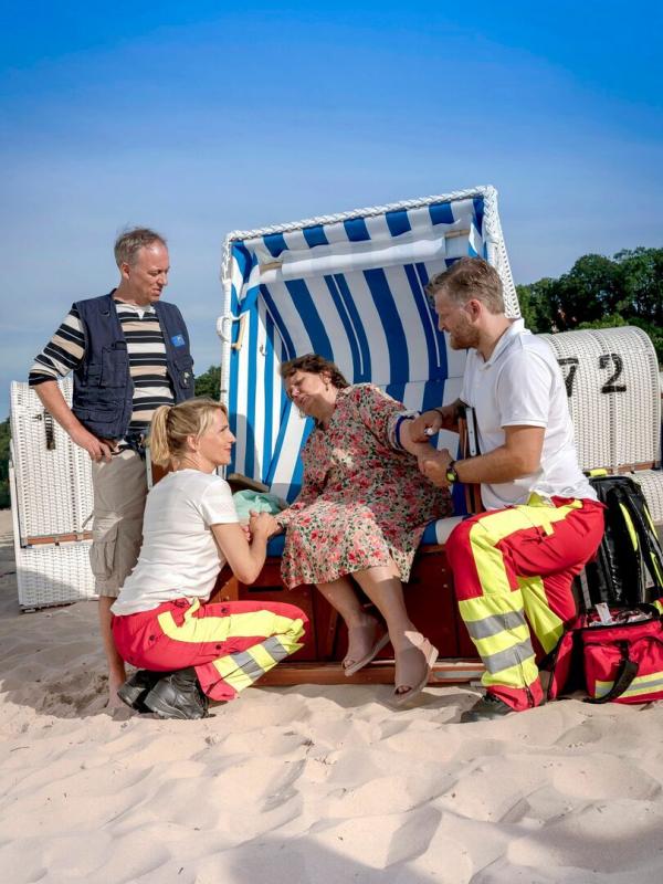 Praxis mit Meerblick - Mutter und Sohn S1 E13