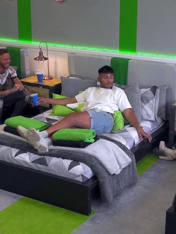 Geordie Shore S18 E1