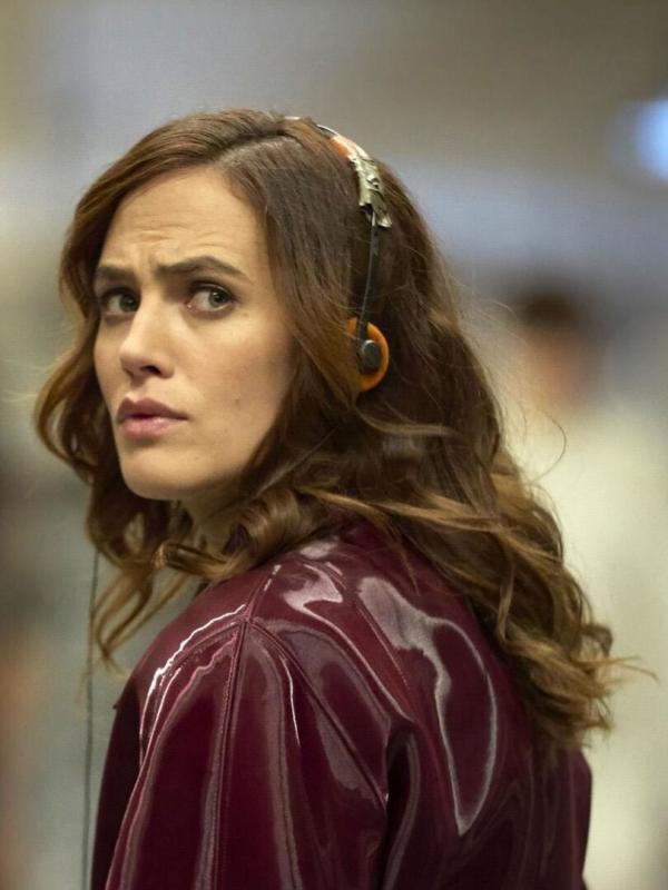 Brave New World S1 E9