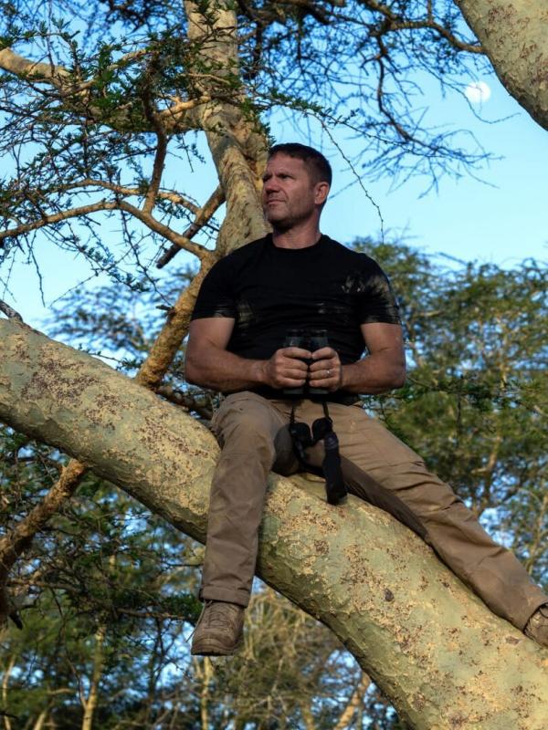 A la rencontre des hippopotames avec Steve Backshall