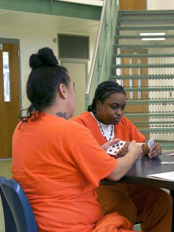 Prison Girls : Life Inside